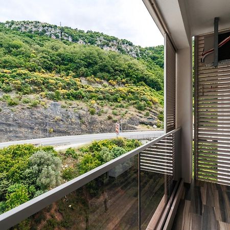 Aura Tower Apartments By Gaby Rafailovici Luaran gambar
