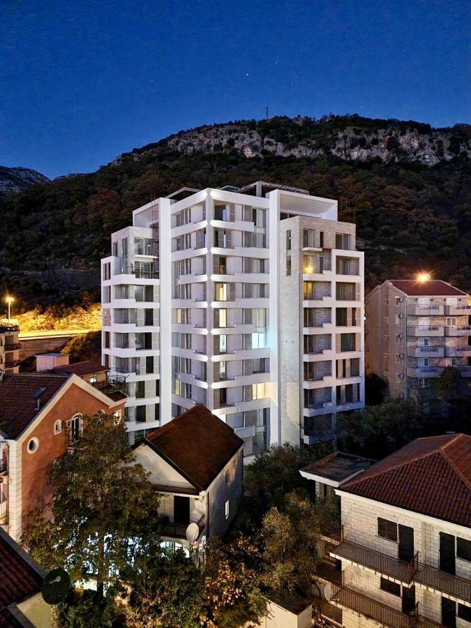 Aura Tower Apartments By Gaby Rafailovici Luaran gambar