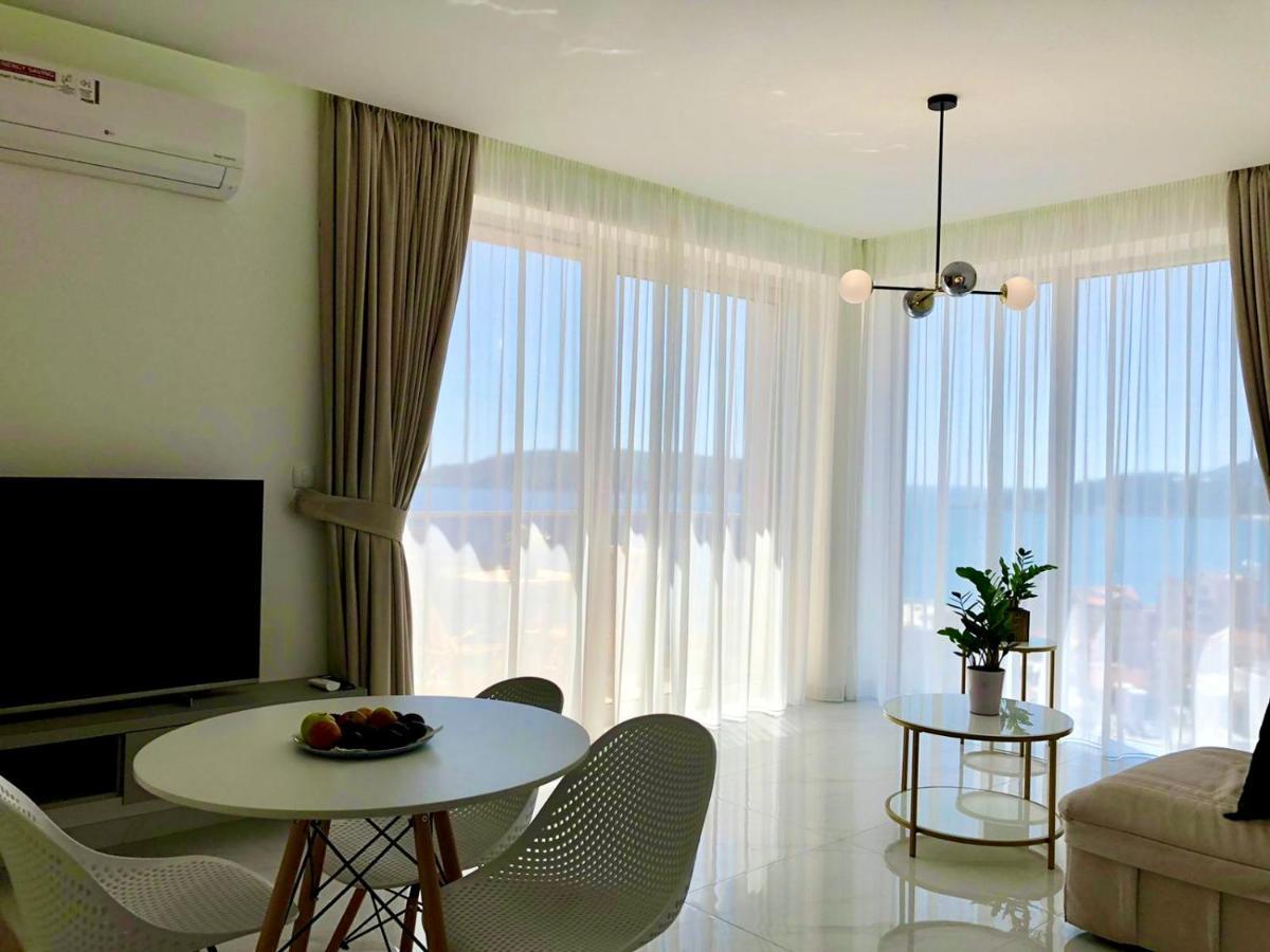 Aura Tower Apartments By Gaby Rafailovici Luaran gambar