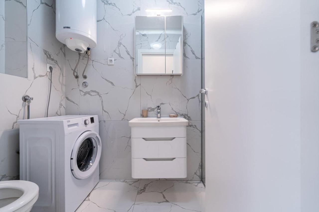 Aura Tower Apartments By Gaby Rafailovici Luaran gambar