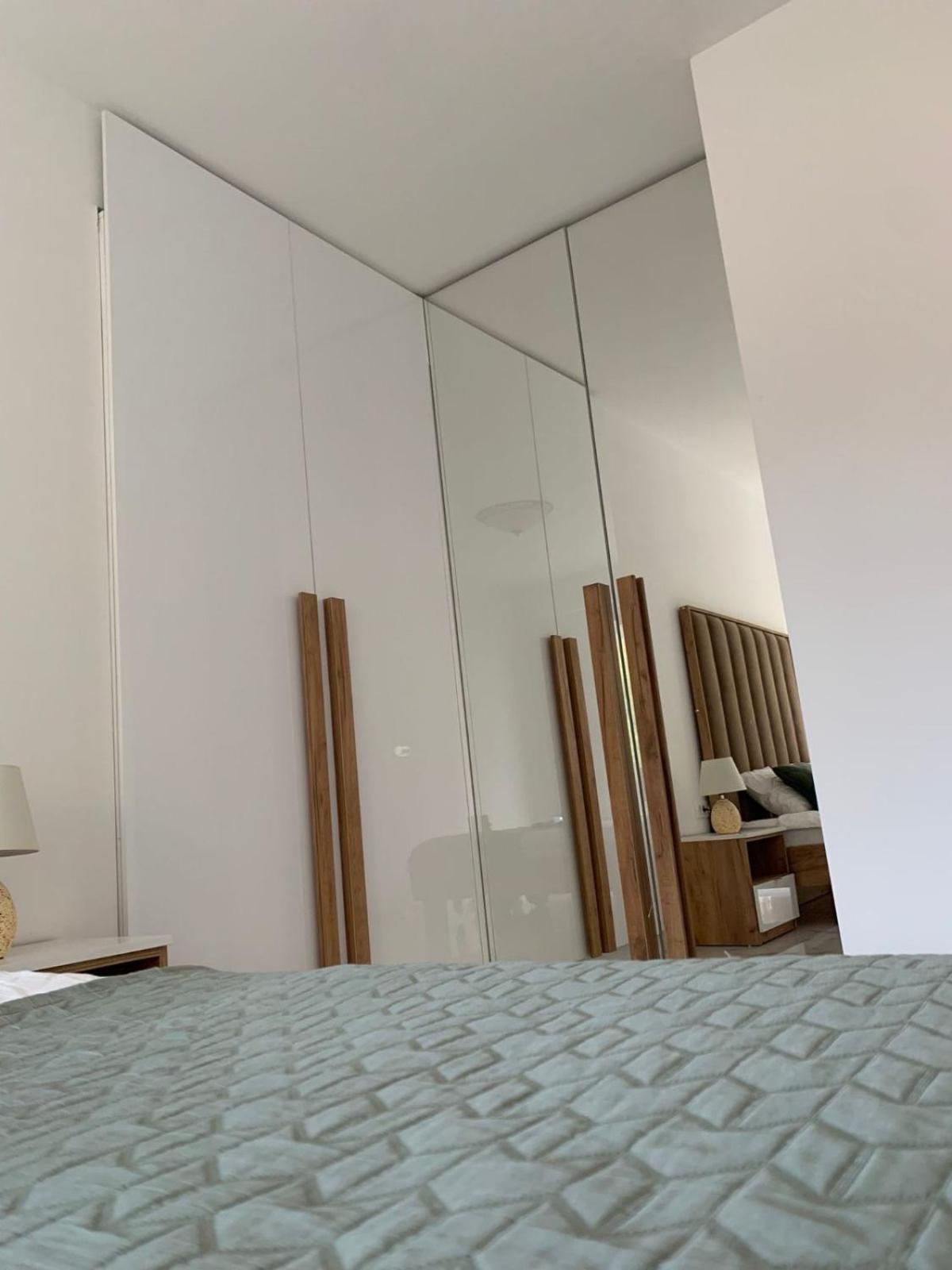 Aura Tower Apartments By Gaby Rafailovici Luaran gambar