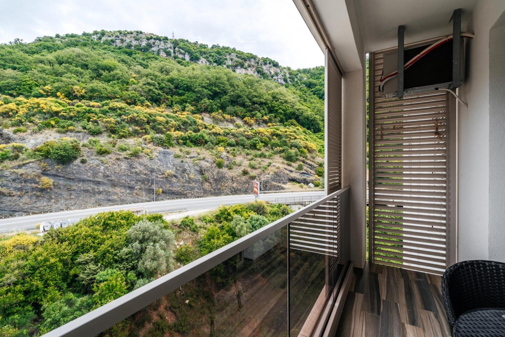 Aura Tower Apartments By Gaby Rafailovici Luaran gambar