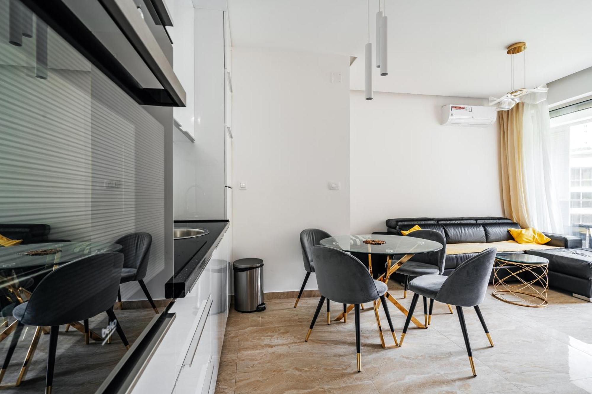 Aura Tower Apartments By Gaby Rafailovici Luaran gambar