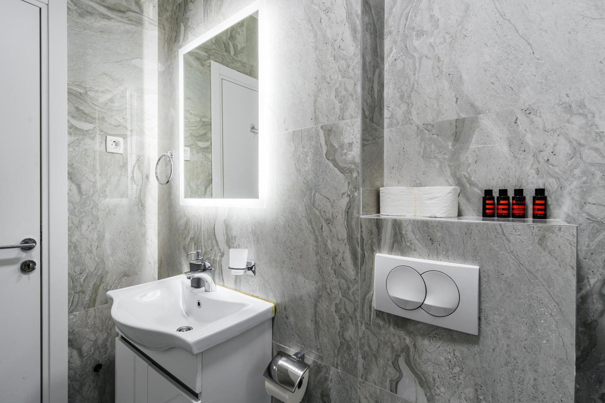Aura Tower Apartments By Gaby Rafailovici Luaran gambar